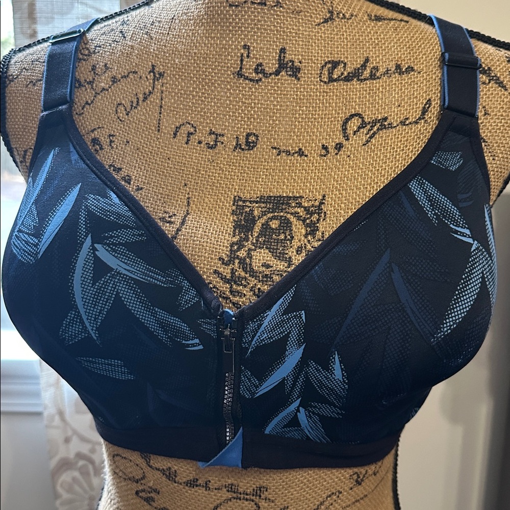 Maidenform Navy and Light Blue Front-Zip Sports Bra